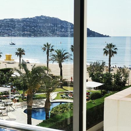 Spacieux Appartement Rose Front Mer Et Piscine Roses Dış mekan fotoğraf