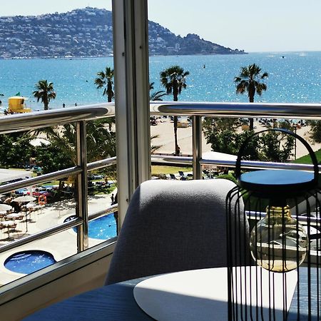 Spacieux Appartement Rose Front Mer Et Piscine Roses Dış mekan fotoğraf