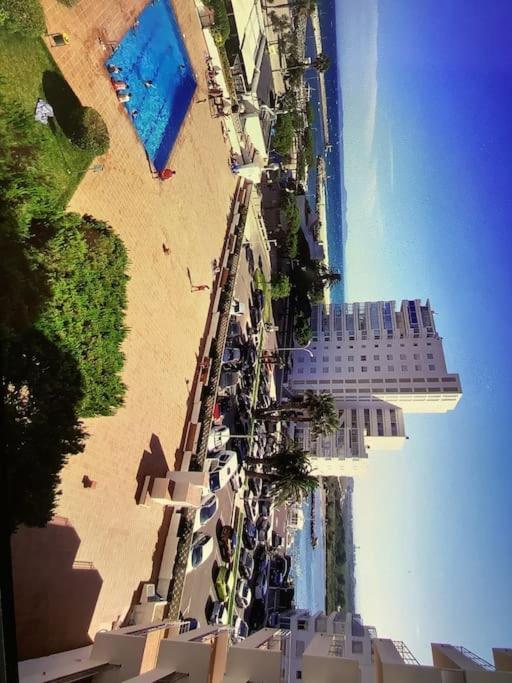 Spacieux Appartement Rose Front Mer Et Piscine Roses Dış mekan fotoğraf